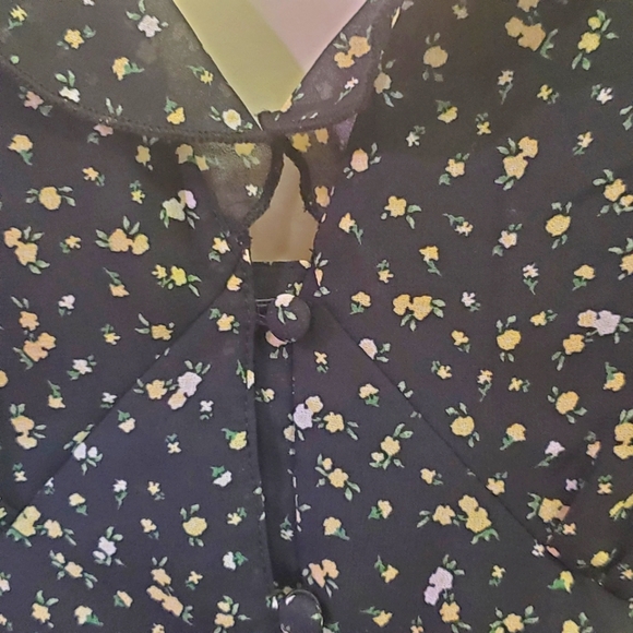 H&M DIVIDED Black & Yellow Multi-Color Floral Puff Sleeve Playsuit, Medium - Picture 7 of 16